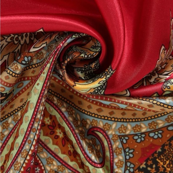 Bandana - Picture 4 of 5